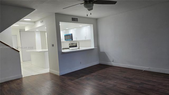 2810 SW 87th Ave 910, Davie, FL 33328
