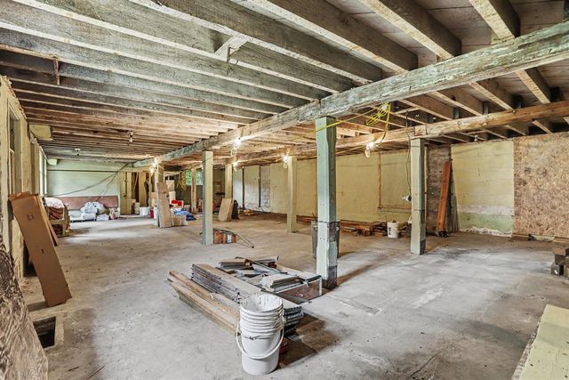155 4th Street, Plainwell, MI 49080