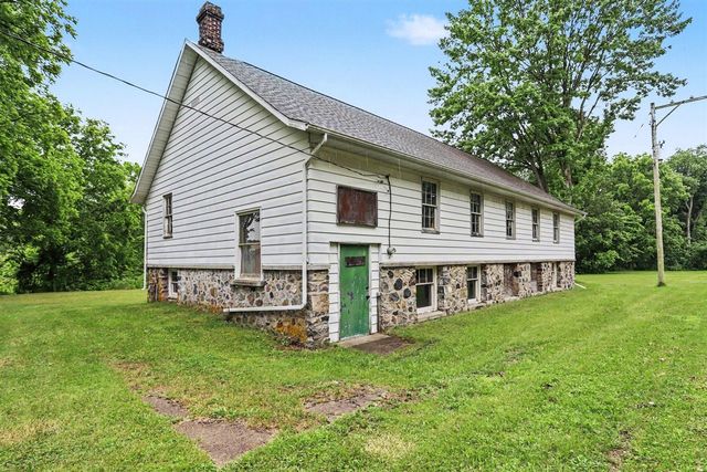 155 4th Street, Plainwell, MI 49080