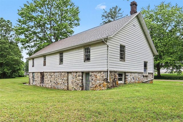 155 4th Street, Plainwell, MI 49080