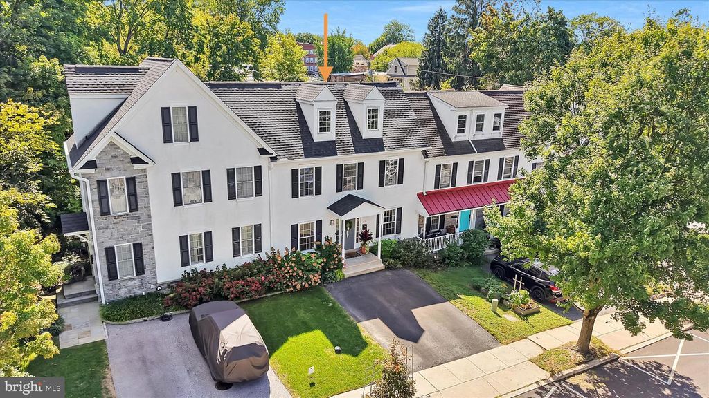 26 W 5TH ST, MEDIA, PA 19063 — exterior