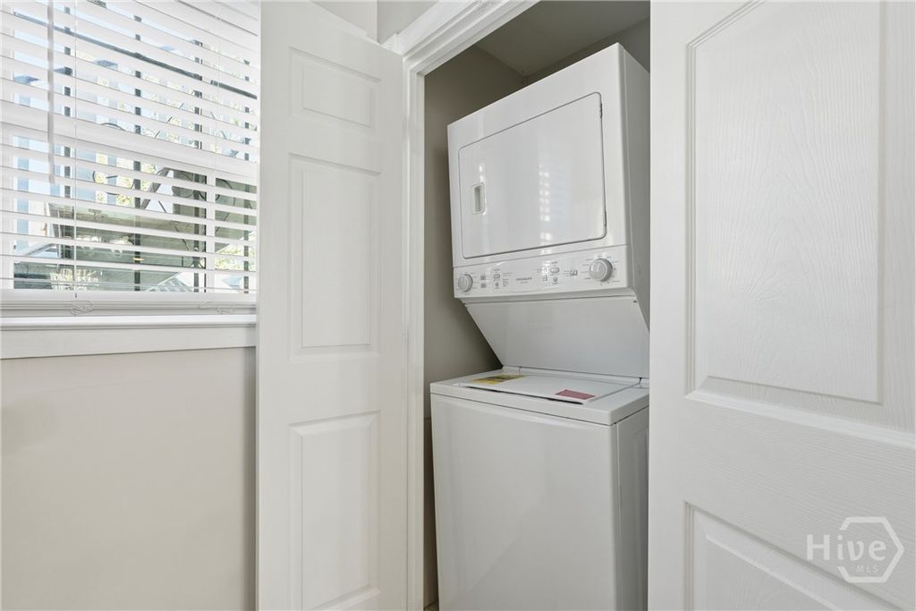 Image 15 of property listing at 431 Montgomery Street A, Savannah, GA 31401