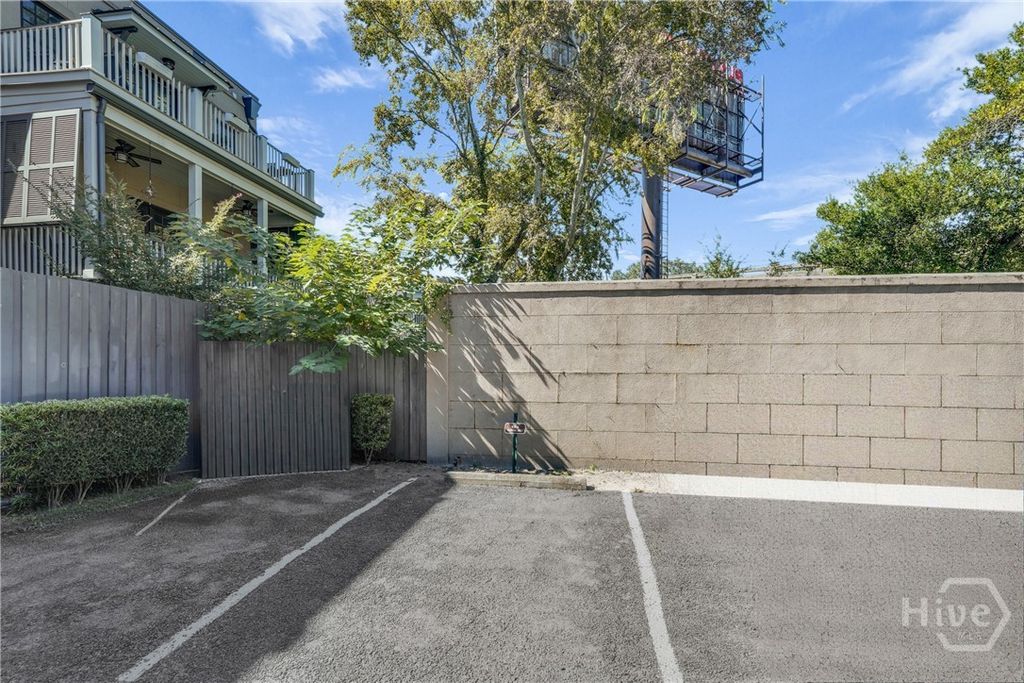 Image 31 of property listing at 431 Montgomery Street A, Savannah, GA 31401