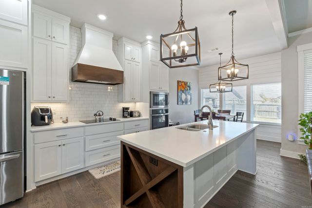 7424 Northwood Drive, Benton, AR 72019