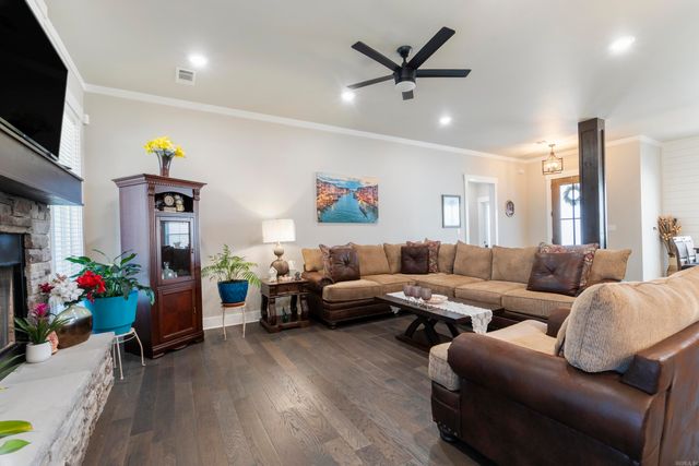 7424 Northwood Drive, Benton, AR 72019