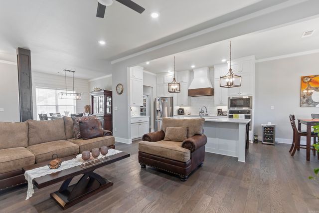 7424 Northwood Drive, Benton, AR 72019