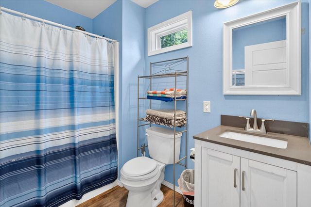 1726 W Walnut Street, Springfield, MO 65806