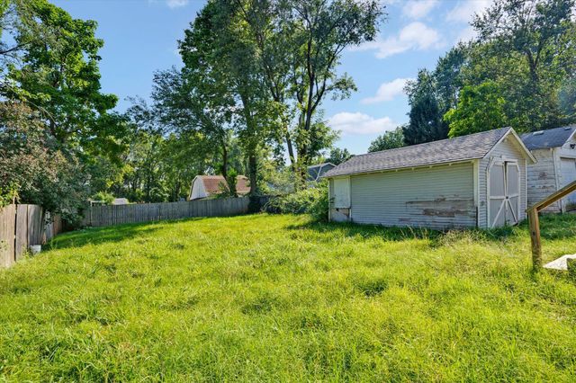 1726 W Walnut Street, Springfield, MO 65806