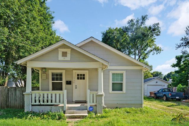 1726 W Walnut Street, Springfield, MO 65806