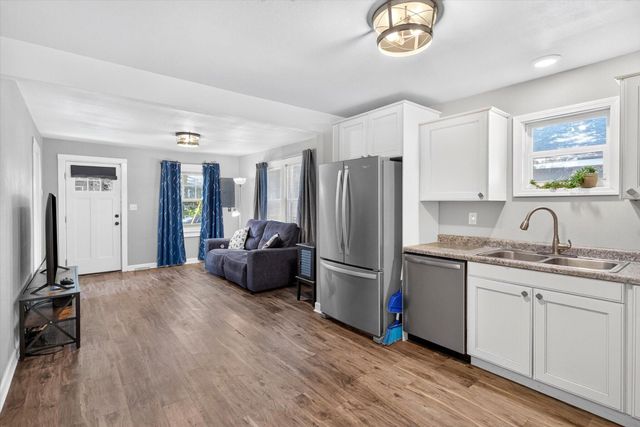 1726 W Walnut Street, Springfield, MO 65806