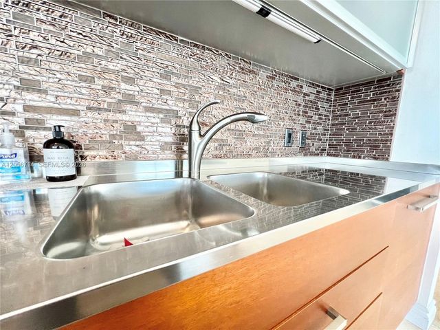 1850 S Ocean Drive 2204, Hallandale Beach, FL 33009