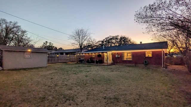 2005 S Pine Street, Brady, TX 76825
