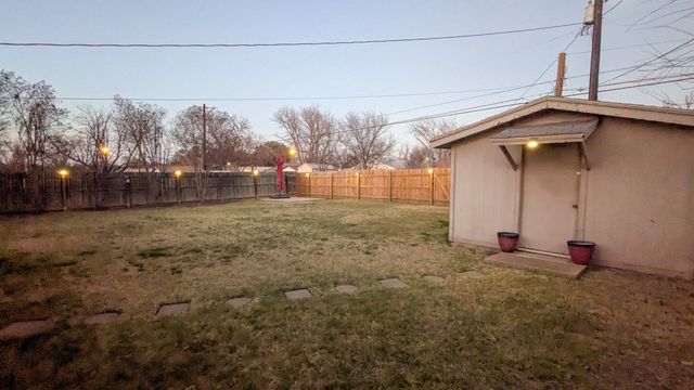 2005 S Pine Street, Brady, TX 76825
