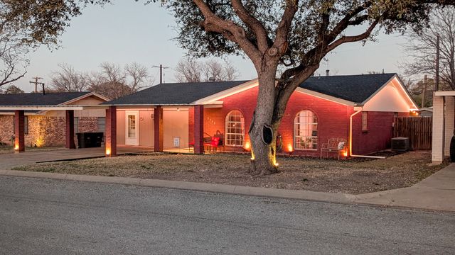 2005 S Pine Street, Brady, TX 76825