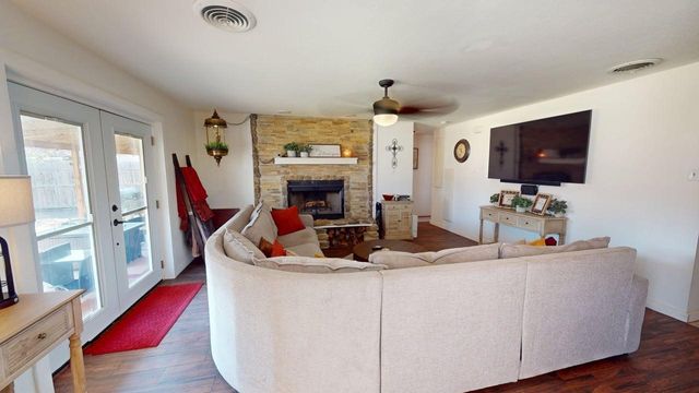 2005 S Pine Street, Brady, TX 76825