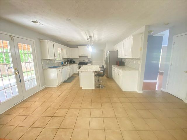 725 Cricket Hill Trail, Lawrenceville, GA 30044