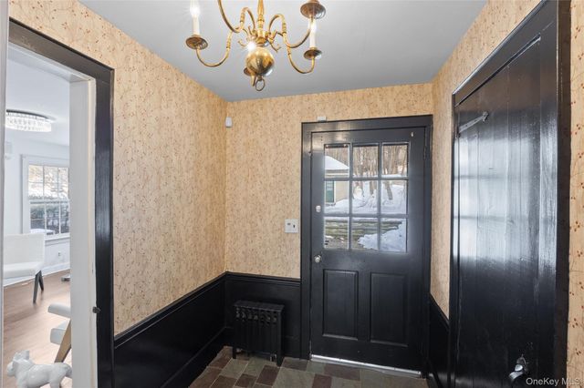 232 N Country Road, Mount Sinai, NY 11766