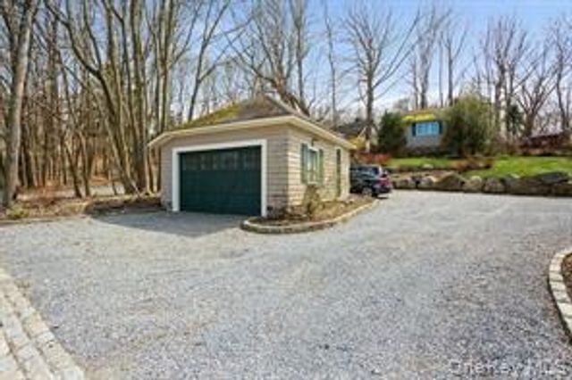232 N Country Road, Mount Sinai, NY 11766