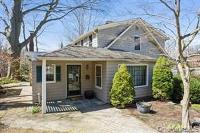 232 N Country Road, Mount Sinai, NY 11766