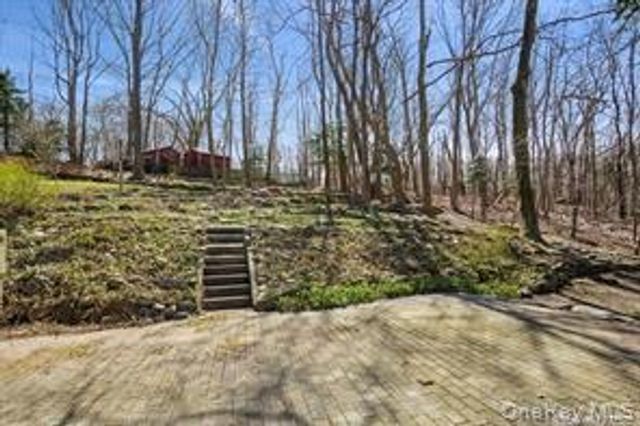 232 N Country Road, Mount Sinai, NY 11766