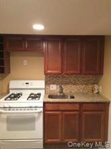 232 N Country Road, Mount Sinai, NY 11766