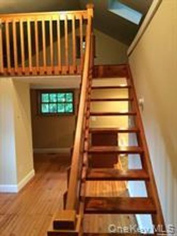 232 N Country Road, Mount Sinai, NY 11766