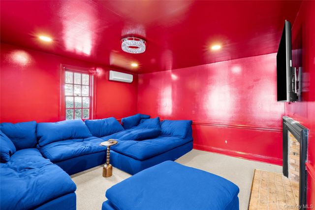 232 N Country Road, Mount Sinai, NY 11766