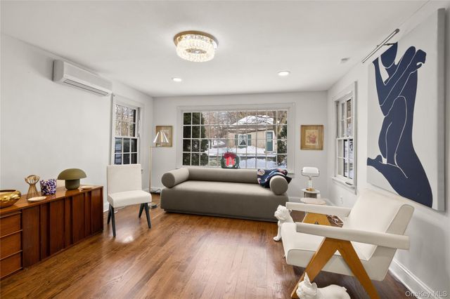 232 N Country Road, Mount Sinai, NY 11766