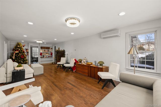 232 N Country Road, Mount Sinai, NY 11766