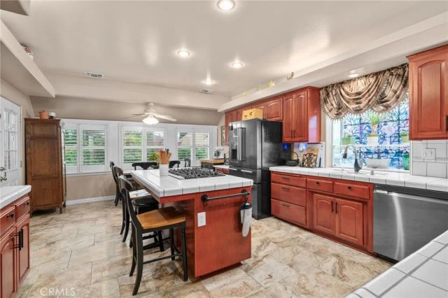 334 Lakeside, Redlands, CA 92373
