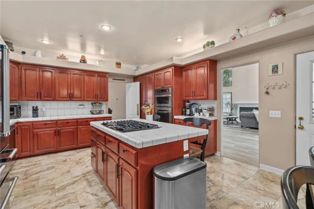334 Lakeside, Redlands, CA 92373