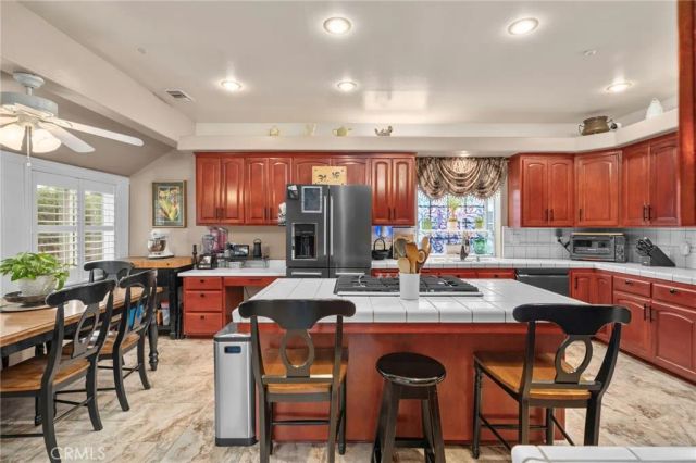 334 Lakeside, Redlands, CA 92373