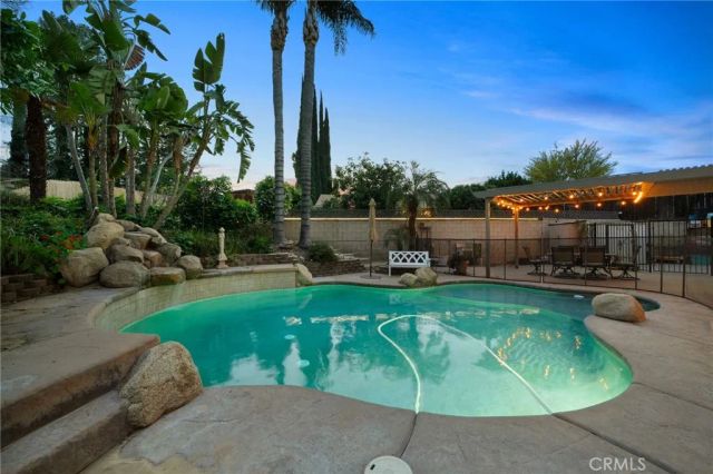 334 Lakeside, Redlands, CA 92373