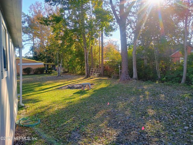 215 PINE TREE Trail, Crescent City, FL 32112