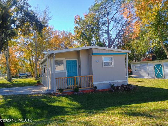 215 PINE TREE Trail, Crescent City, FL 32112