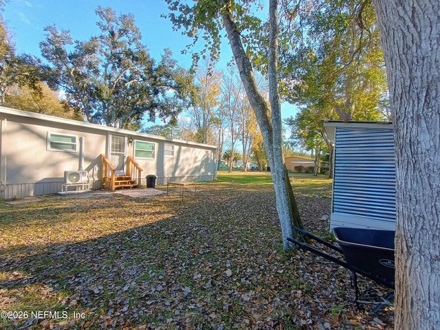 215 PINE TREE Trail, Crescent City, FL 32112