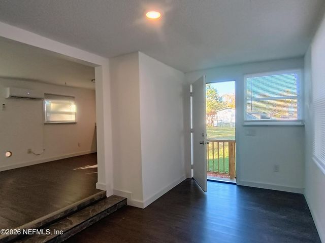 215 PINE TREE Trail, Crescent City, FL 32112