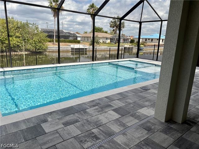 2319 NE 5th TER, Cape Coral, FL 33993