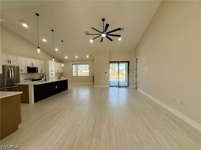 2319 NE 5th TER, Cape Coral, FL 33993