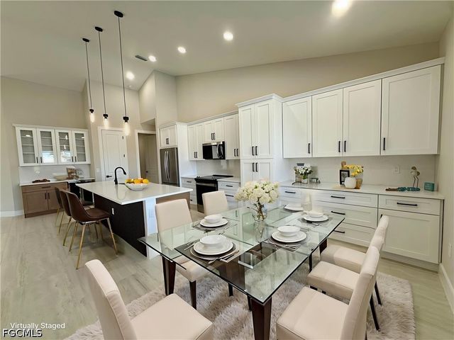 2319 NE 5th TER, Cape Coral, FL 33993