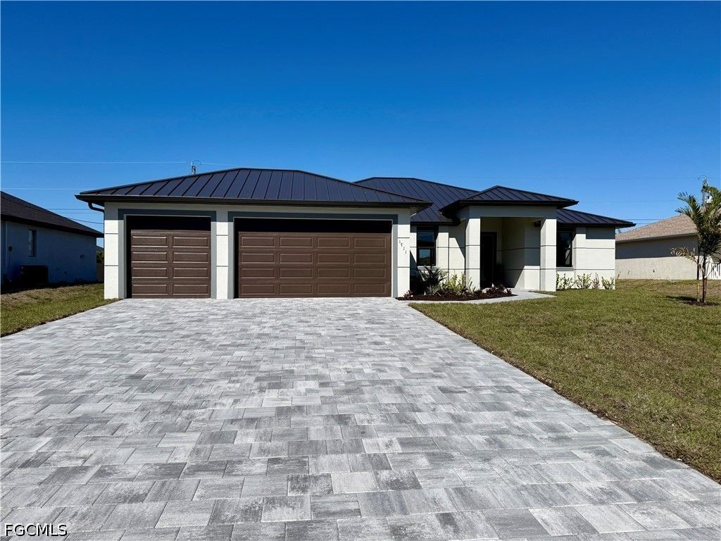 2319 NE 5th TER, Cape Coral, FL 33993