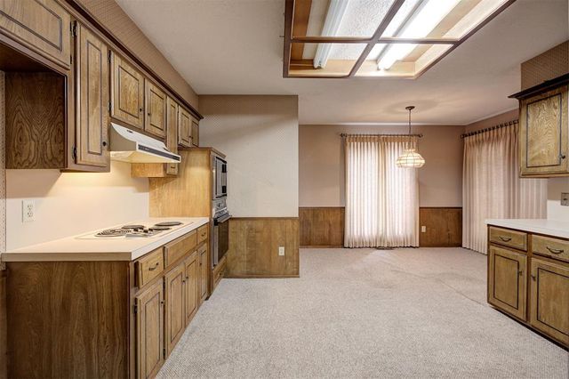 421 Golden Oaks Drive, Norman, OK 73072
