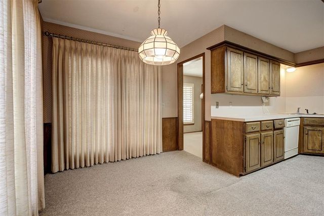 421 Golden Oaks Drive, Norman, OK 73072