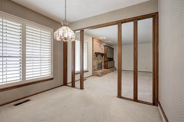421 Golden Oaks Drive, Norman, OK 73072