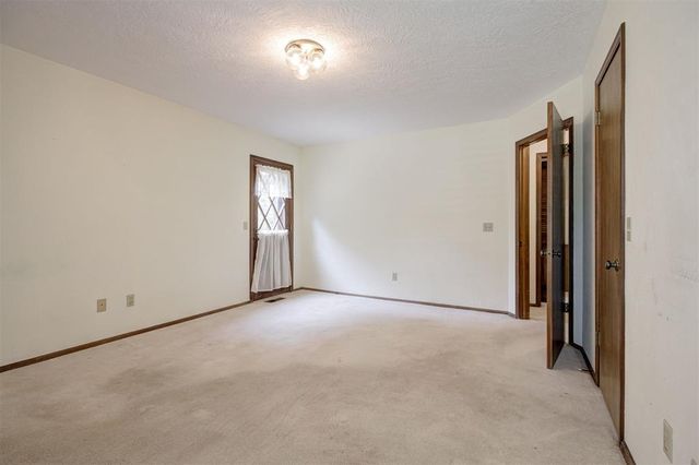 421 Golden Oaks Drive, Norman, OK 73072