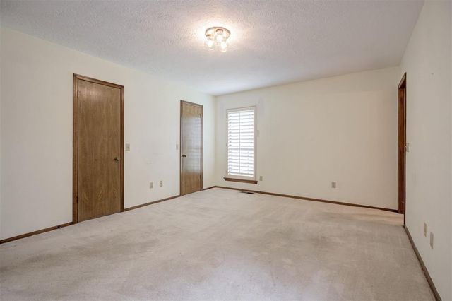 421 Golden Oaks Drive, Norman, OK 73072