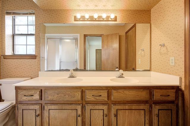 421 Golden Oaks Drive, Norman, OK 73072