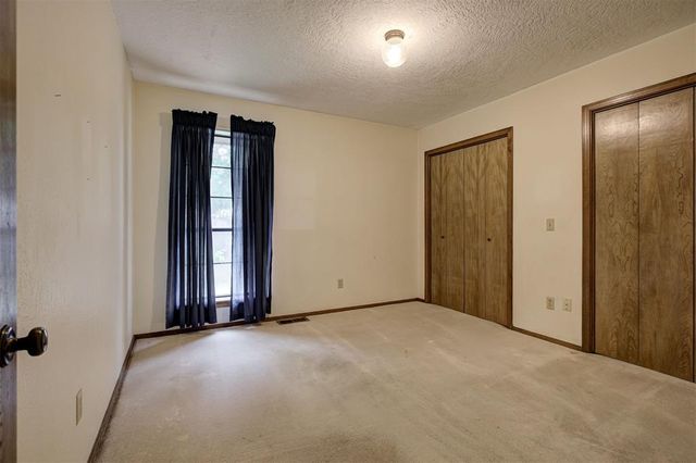 421 Golden Oaks Drive, Norman, OK 73072