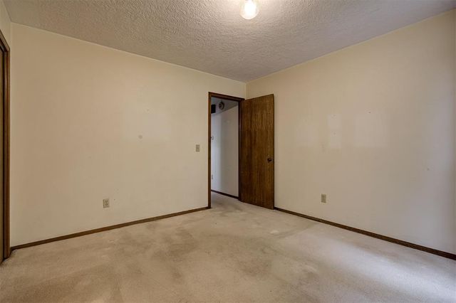 421 Golden Oaks Drive, Norman, OK 73072