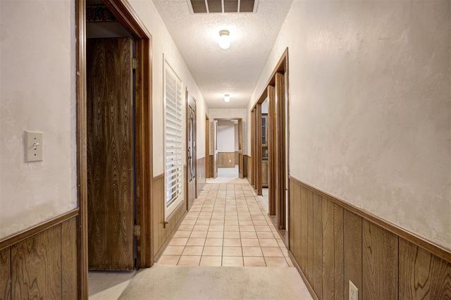 421 Golden Oaks Drive, Norman, OK 73072